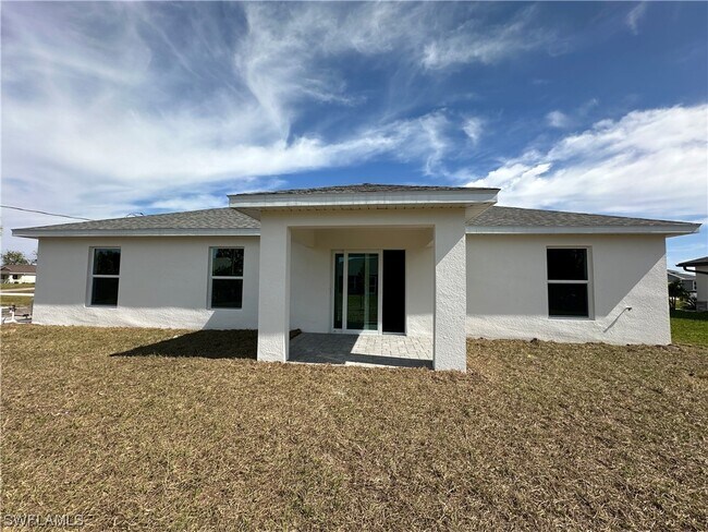 Building Photo - 1120 NW 6th Pl