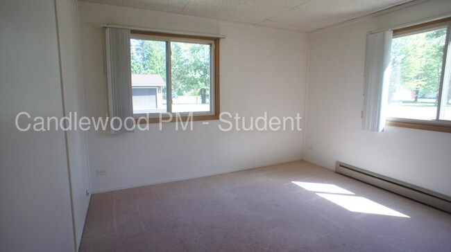 Building Photo - 2 Bedroom Apartment Available August 1, 2020!