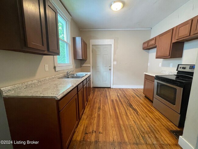 Building Photo - 802 S 42nd St