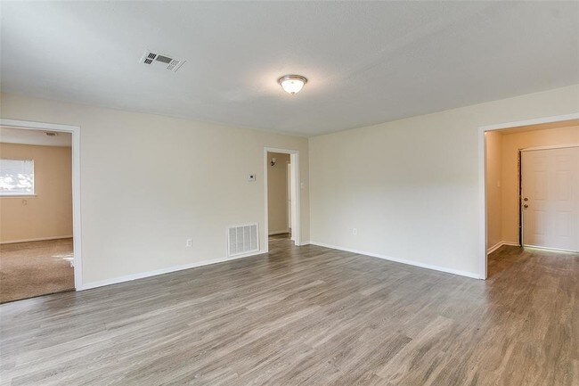Building Photo - 406 Pamela Dr