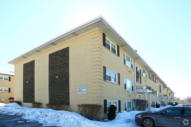 Building Photo - 5100 N Leonard Dr