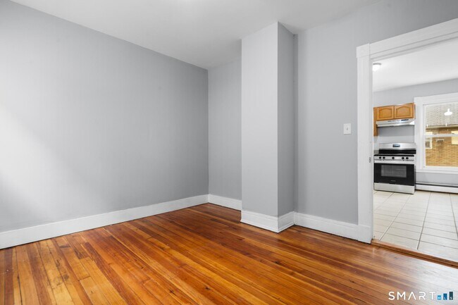 Building Photo - 354 Poplar St