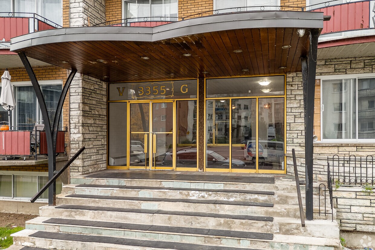 Building Photo - 3355 Rue Ivan-Franko