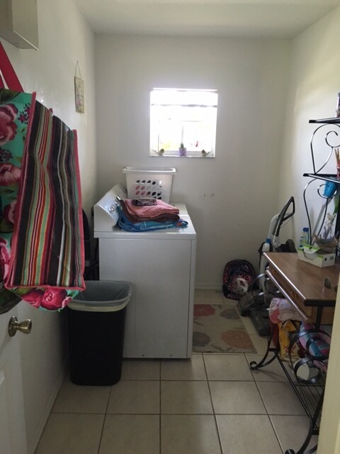 Foto del edificio - 1310 NW 12th St