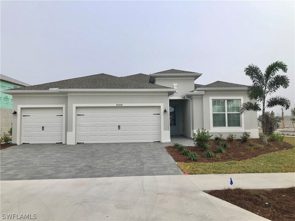 Primary Photo - 43504 Treadway Dr