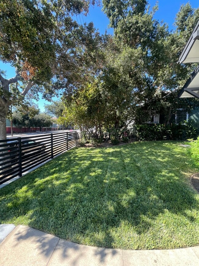 lawn garden - 6902 N Figueroa St