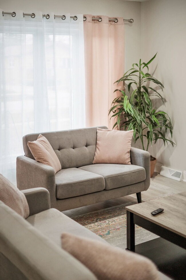 Building Photo - 10907 S Normandy Ave