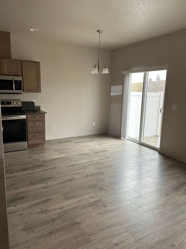 Foto del edificio - 7170-7174 W Heritage Street