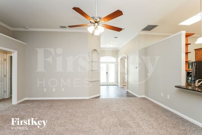 Building Photo - 874 Club Hills Dr