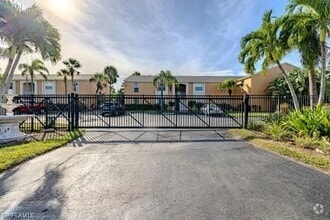 Building Photo - 12650 Kenwood Ln