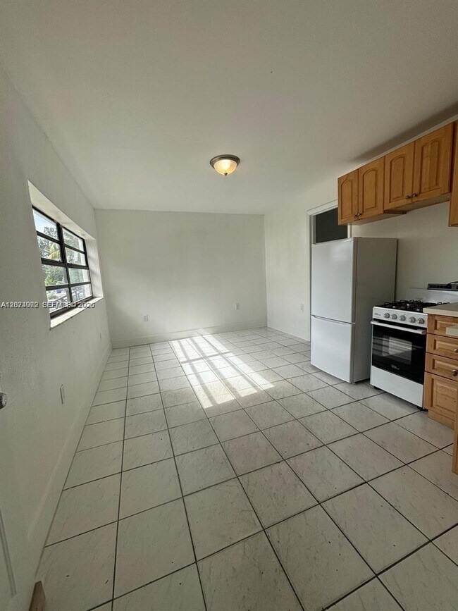 Foto del edificio - 1660 SW 24th Ave