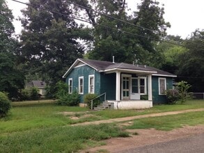 Building Photo - 6500 Henderson Ave