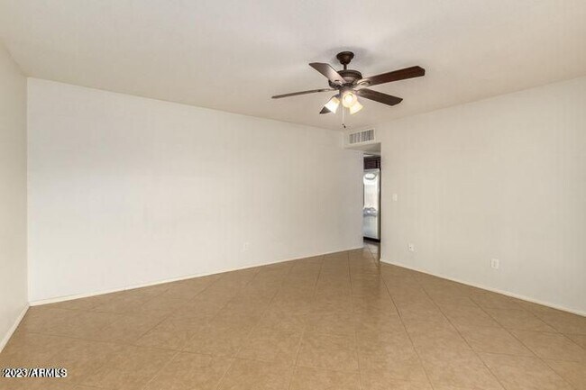 Foto del edificio - 1518 W 5th Pl