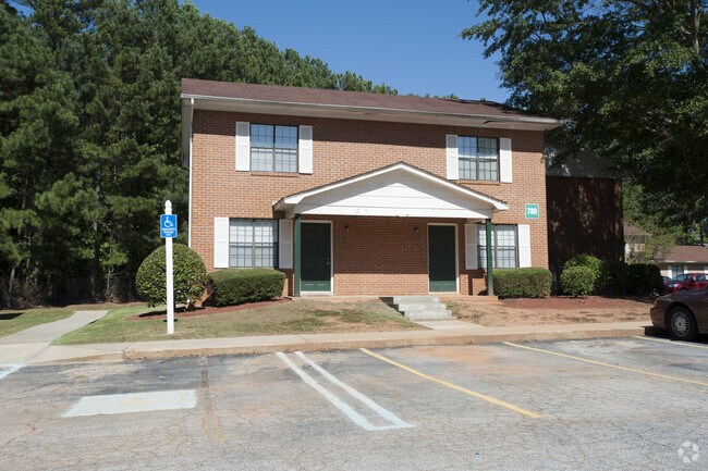 Pine Ridge Villas Apartments Monroe, GA