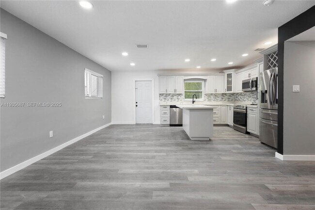 Foto del edificio - 26 NW 34th Terrace