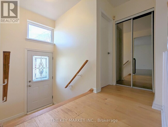 Building Photo - 7 Elise Terrace