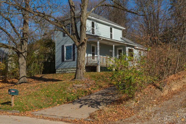 Street View - 10 Cottage St