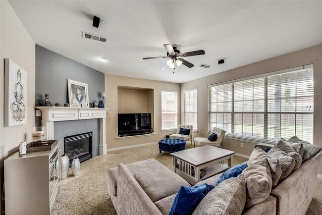 Building Photo - 1617 Hawkins Ct