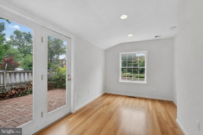 Foto del edificio - 4325 47th St NW