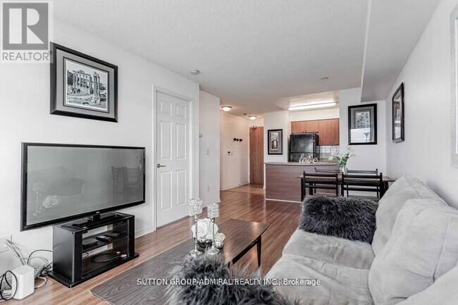 Building Photo - 5500 Yonge St