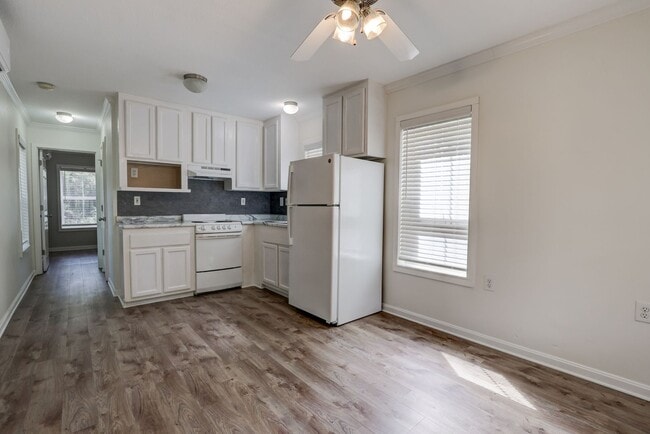 Building Photo - 1 bedroom/ 1 bathroom available 03/01!