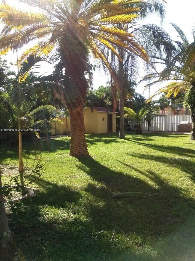 Building Photo - 1826 Cleveland St