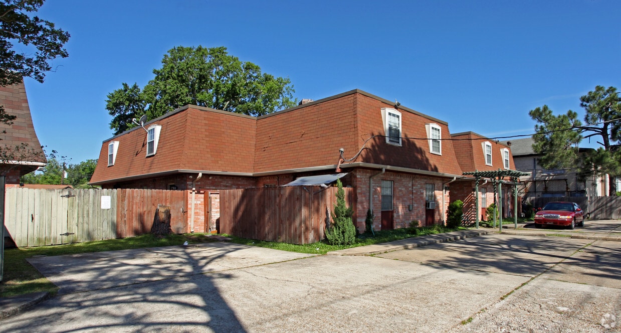 Building Photo - 1736-1812 Hickory Ave