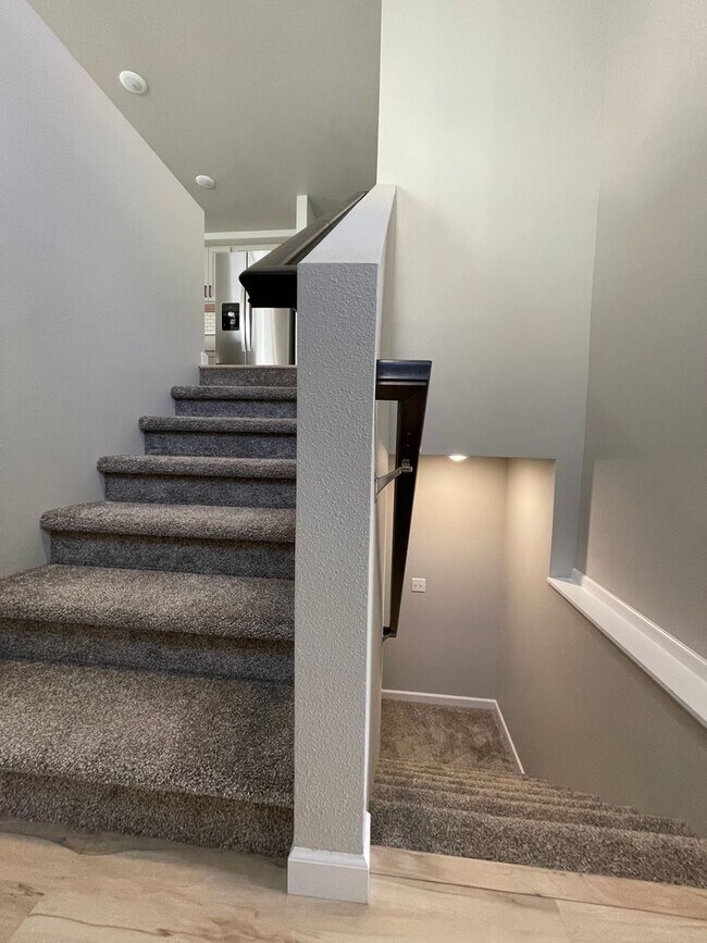 Foto del edificio - 3BR|2.5BA|Over 1,800 Sq Ft Home - First Mo...