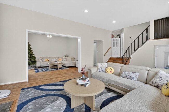 Building Photo - 2000 McAuliffe Dr