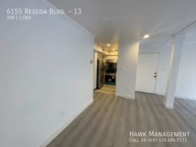Building Photo - 6155 Reseda Blvd