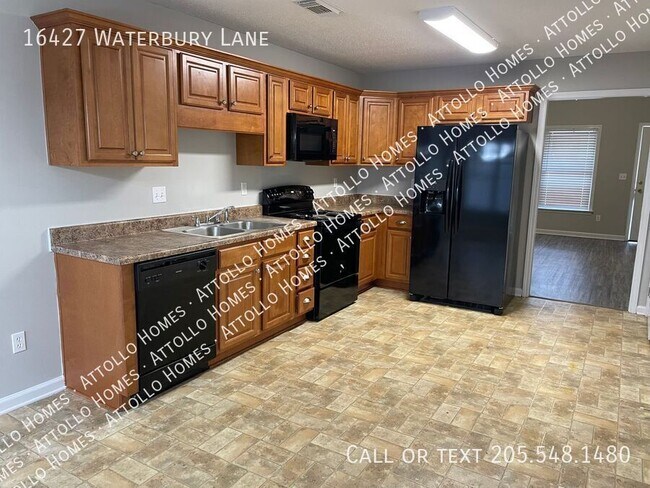 Foto del edificio - 16427 Waterbury Ln