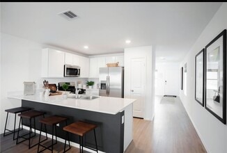 Building Photo - 6134 Cherry Ripe