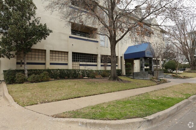 Building Photo - Greystone Court