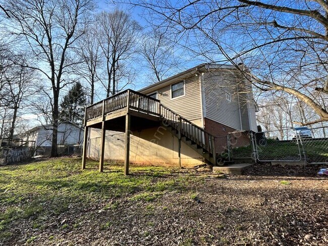 Foto del edificio - 1436 Winding Way Dr