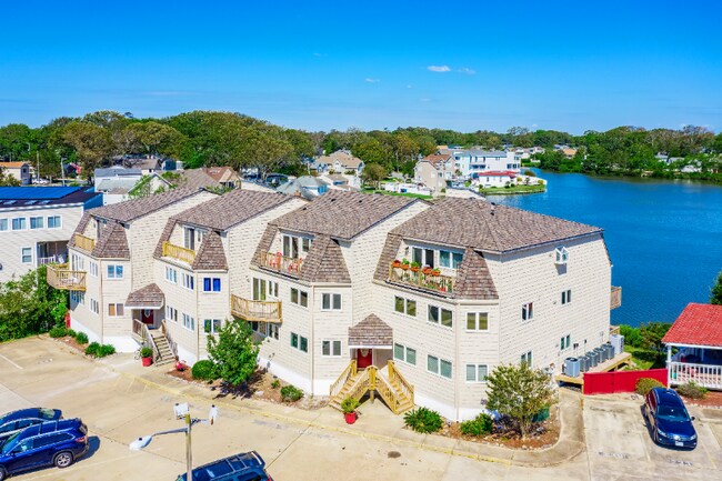 Foto del edificio - 229 Lake Dr