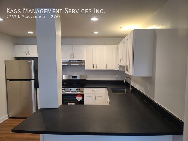 Foto del edificio - 2763 N Sawyer Ave