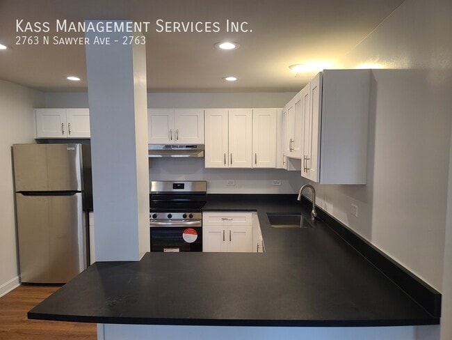 Building Photo - 2763 N Sawyer Ave