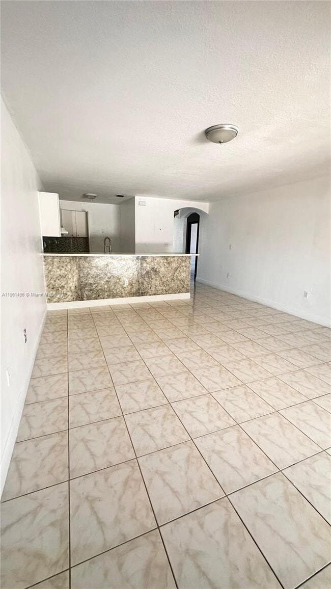 Foto del edificio - 2823 NW 106th St