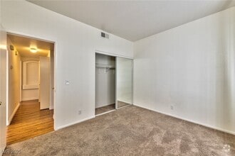 Building Photo - 2201 Ramsgate Dr