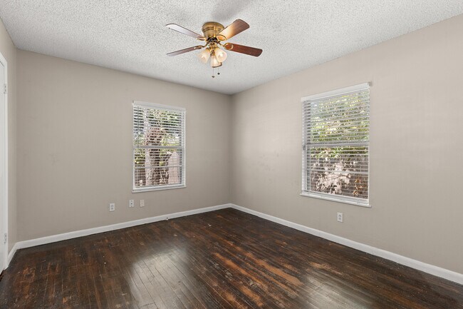 Building Photo - 3817 Parkwood St