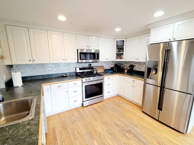 Building Photo - 14 55th St