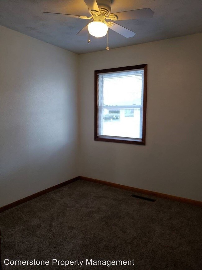 Building Photo - 3 br, 1 bath House - 1405 W. 11th St.