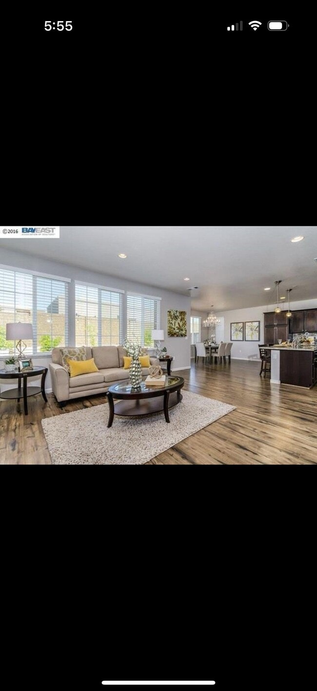 Building Photo - 4775 N Spago Dr