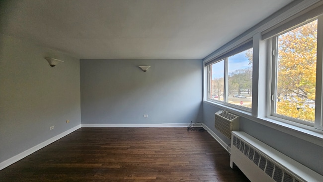 Foto del edificio - 4044 N California Ave