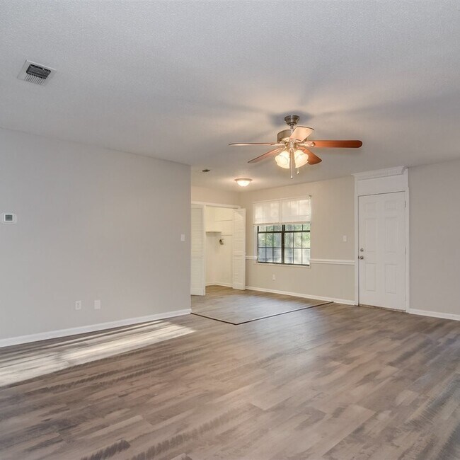 Foto del edificio - Cozy Three Bedroom in Columbia County