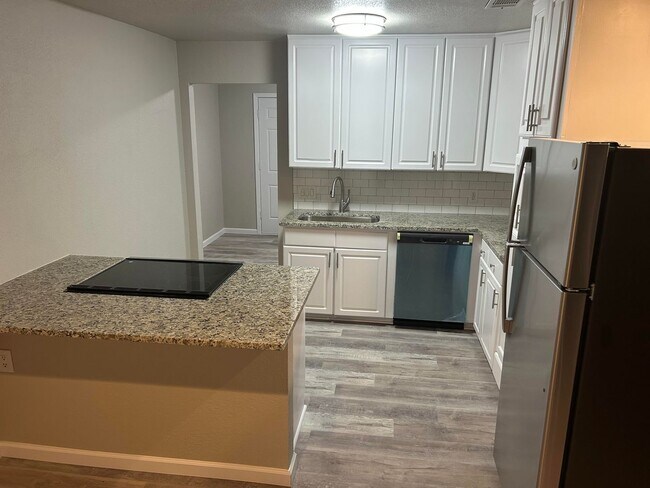 Foto del edificio - Cozy 2-Bedroom Home in NRH