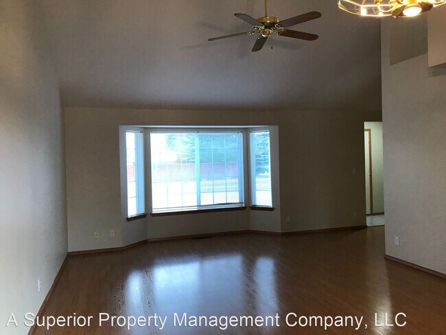 Building Photo - 3 br, 2.5 bath House - 953 NE Providence Dr.