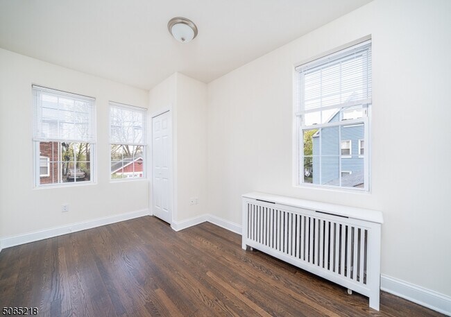 Foto del edificio - 10 Evelyn Pl