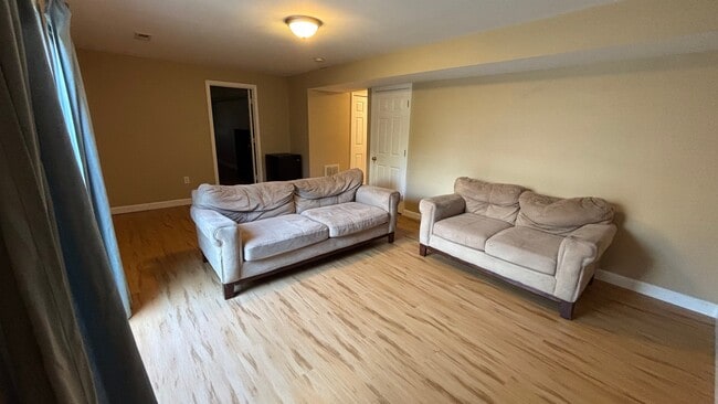 Foto del edificio - 5 Aylor Ct