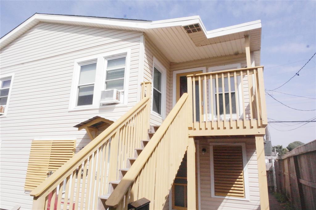 1112 Avenue M 1/2 Unit 1, Galveston, TX 77550 Room for Rent in